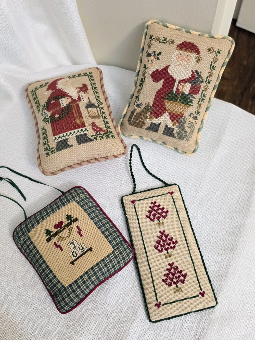 Needlepoint Mini Pillows Wall Hangings Christmas Scandinavian Style Folkart